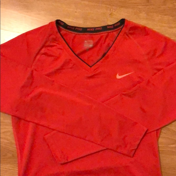 Athletic top - Picture 2 of 3